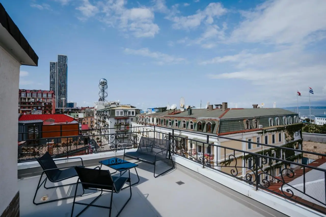 West Apart Hotel