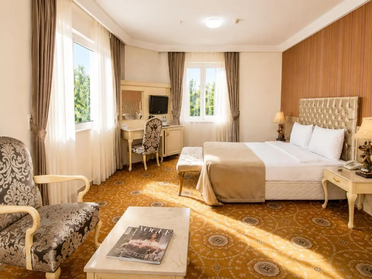Atropat Old City Hotel