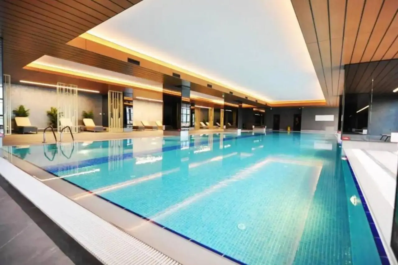 Gorgeous Modern 1BD Condo Views w PoolGym! #255