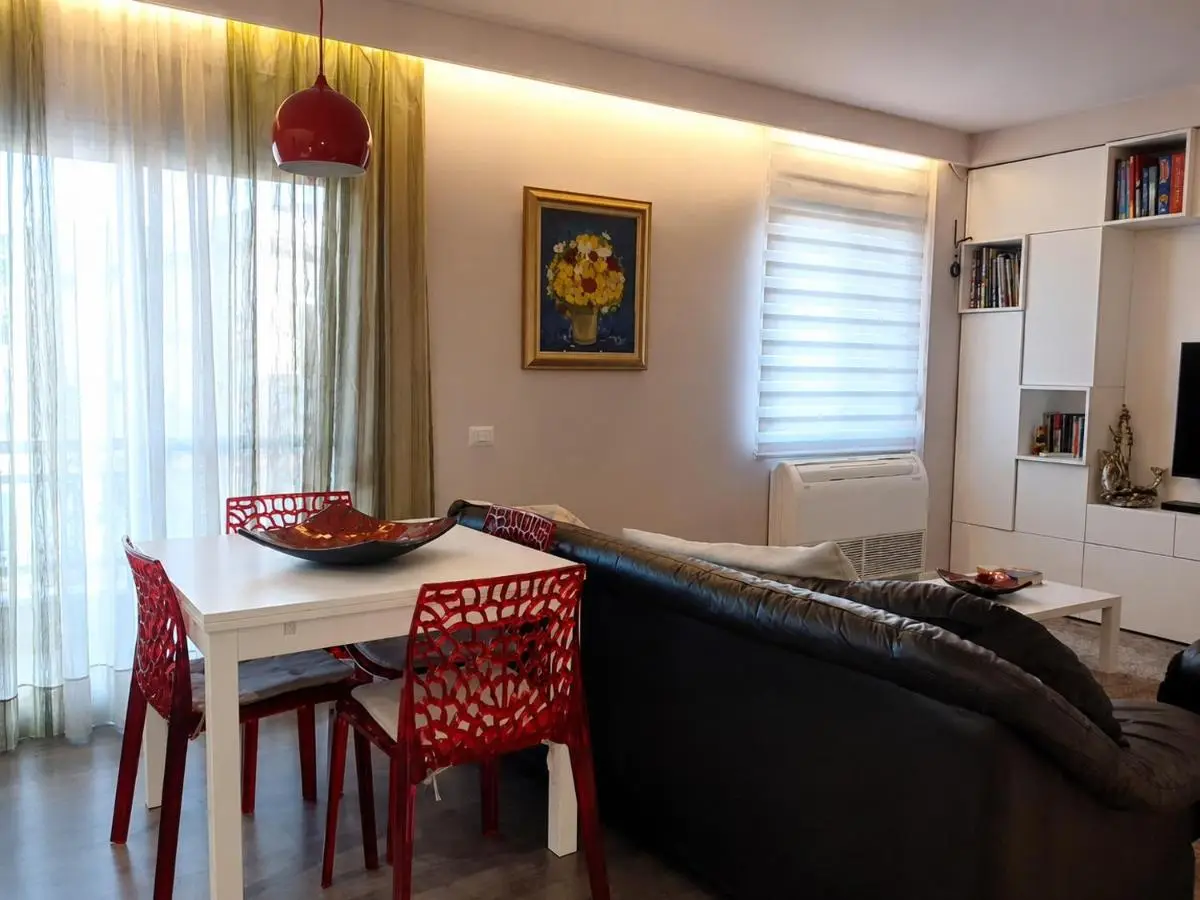 Lake View Apartment