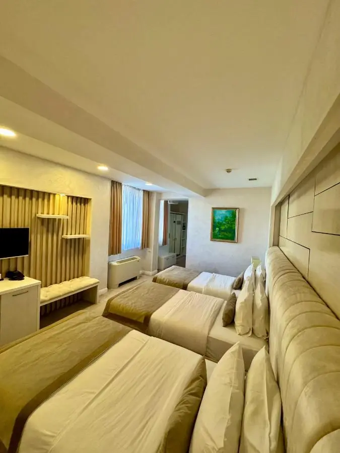 Ganjali Plaza Hotel