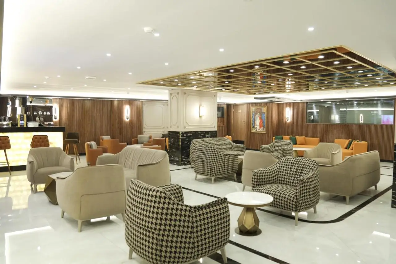 Martinenz Hotel Old City
