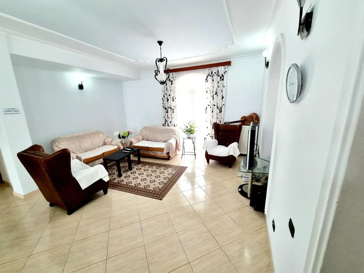 Luckyshine hostel