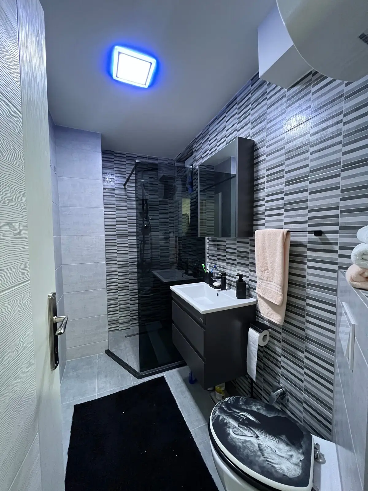 Luxury fresh renovated apartment