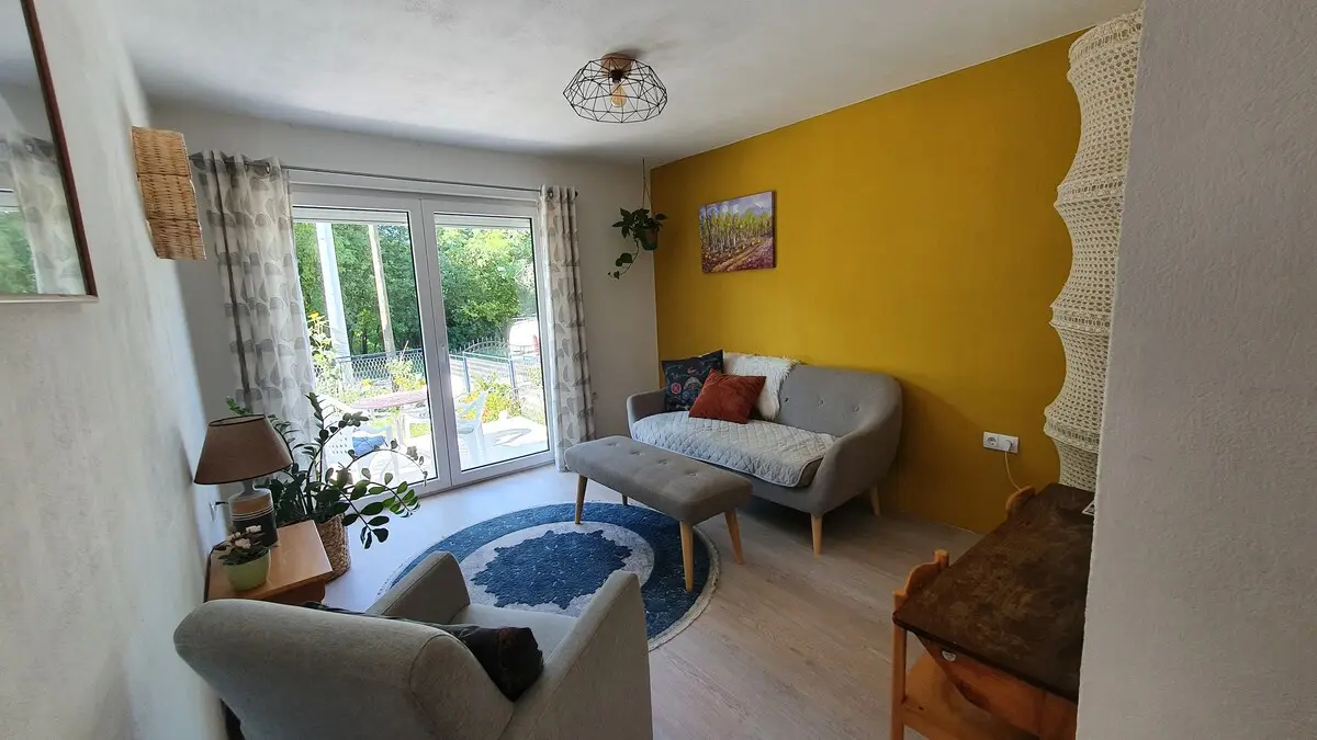 Lovely 2 bedroom apartment next to river Una!