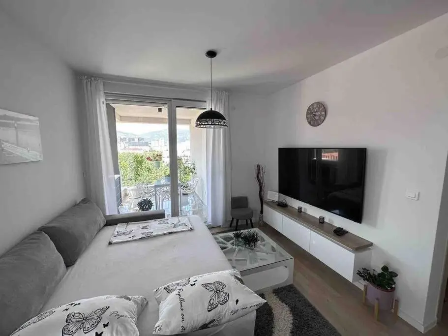 Apartment River 503