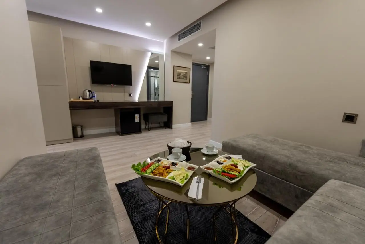 Meros Hotel