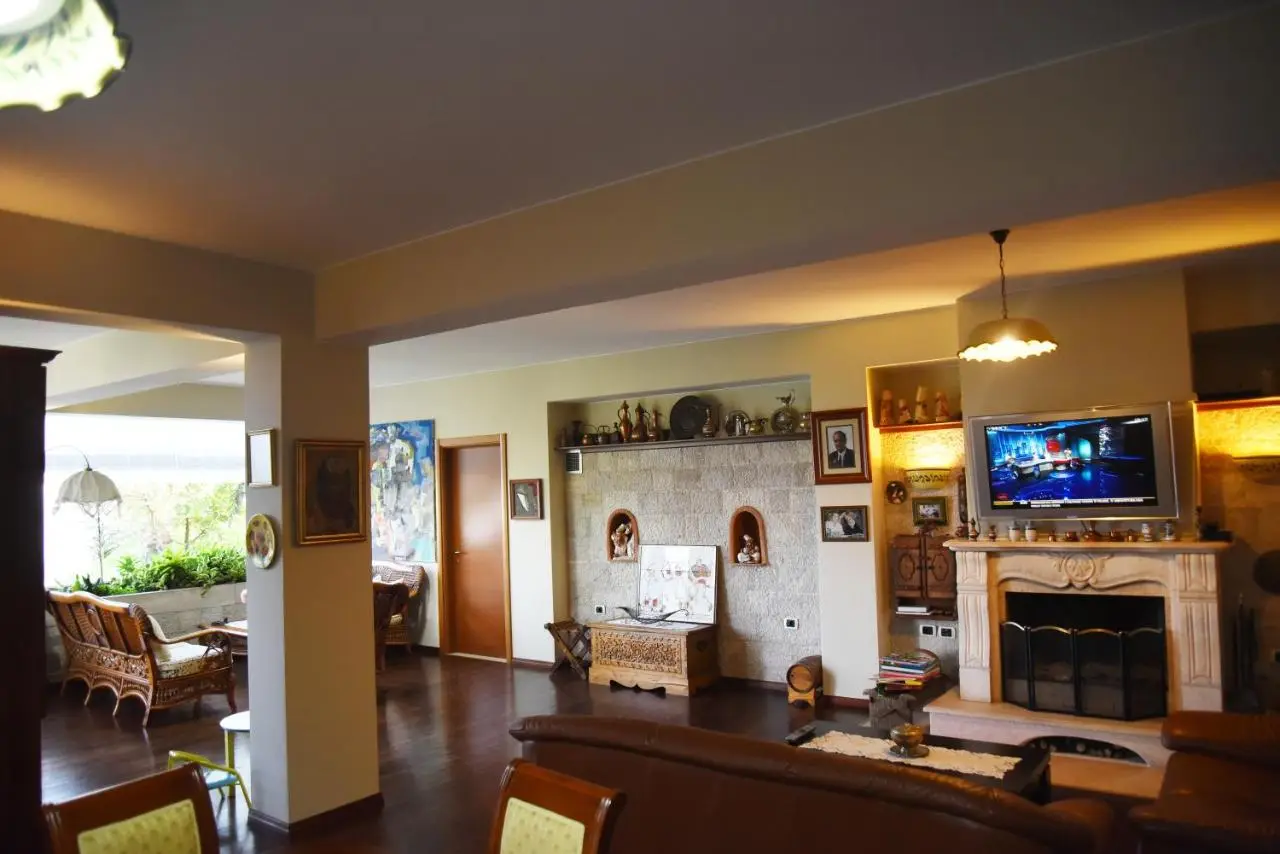 #IoniaHouse Surrel Villa