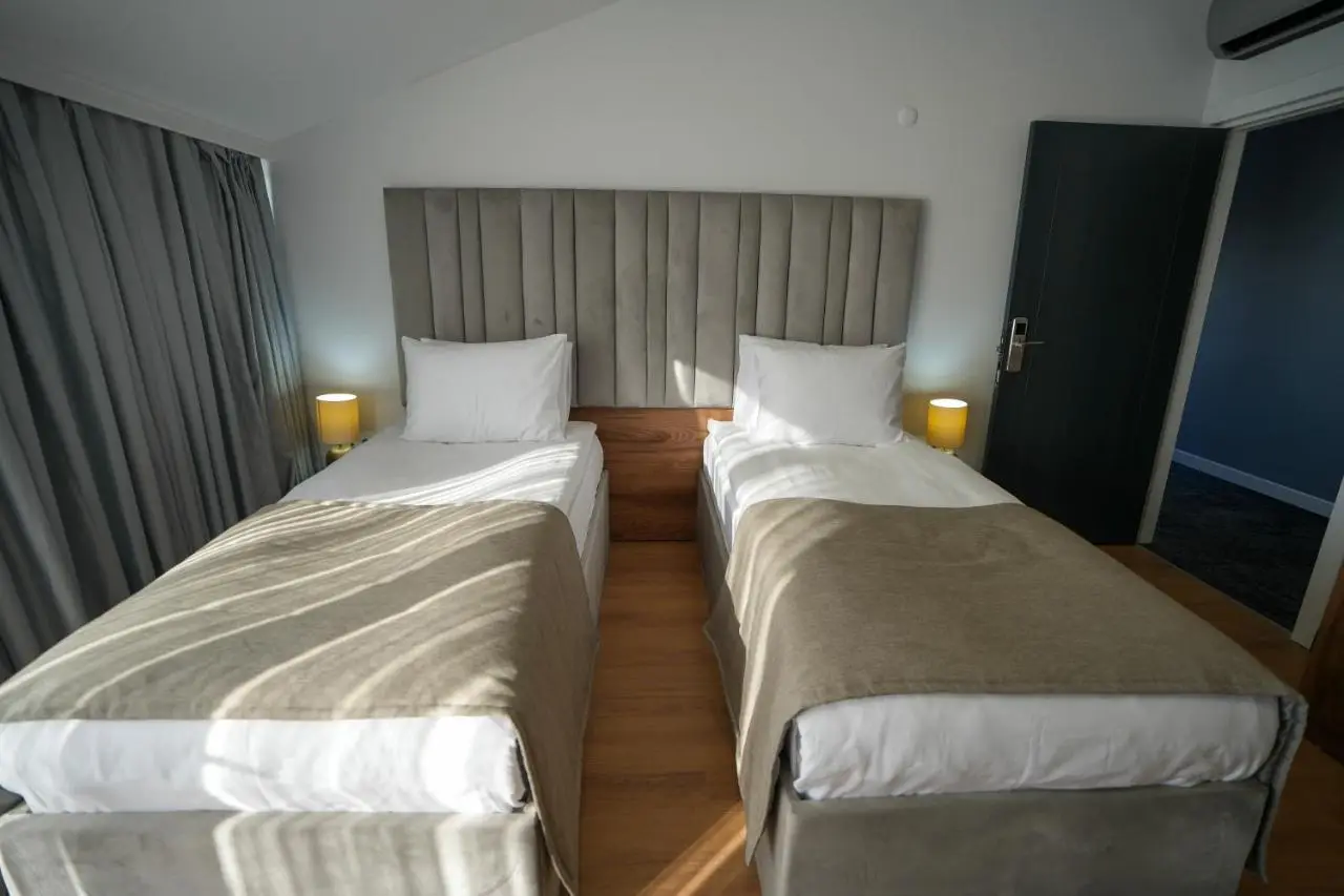 Business Life Hotel Güneşli