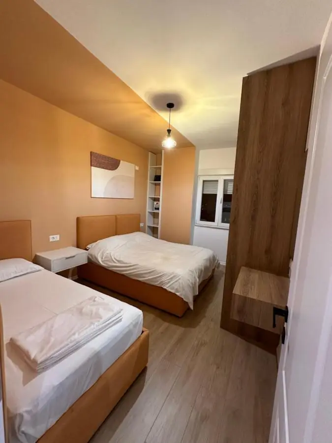 Urban Charm Apt With Jacuzzi