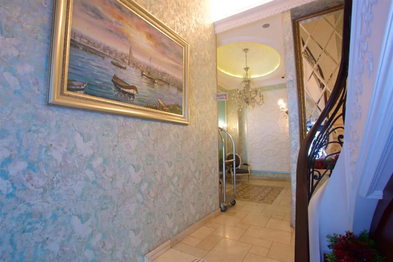 Emporium Hotel