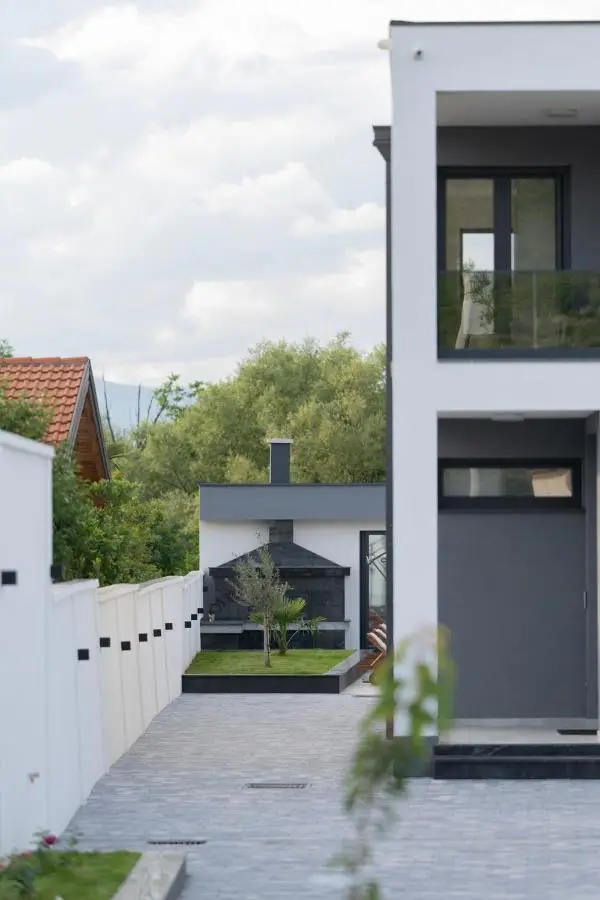 Villa H