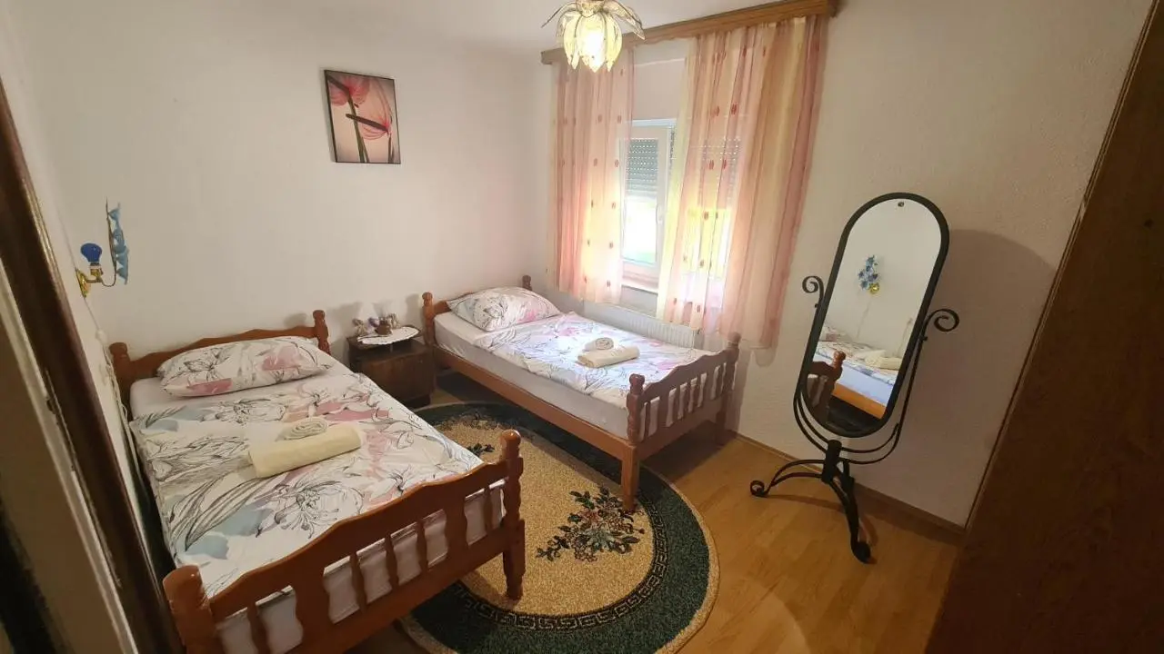 Apartment Dolic - Your peaceful spot with a panoramic view