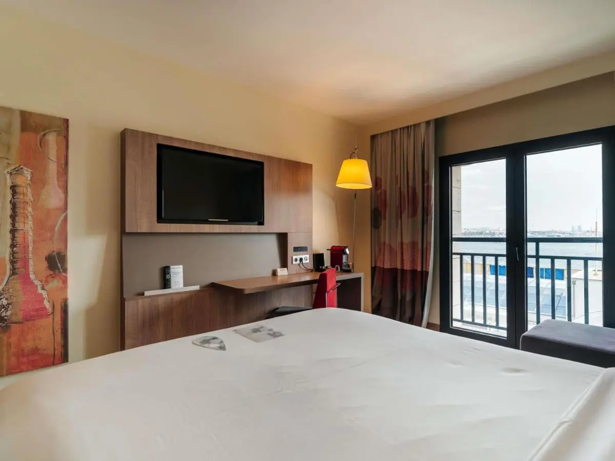 Novotel Istanbul Bosphorus Hotel