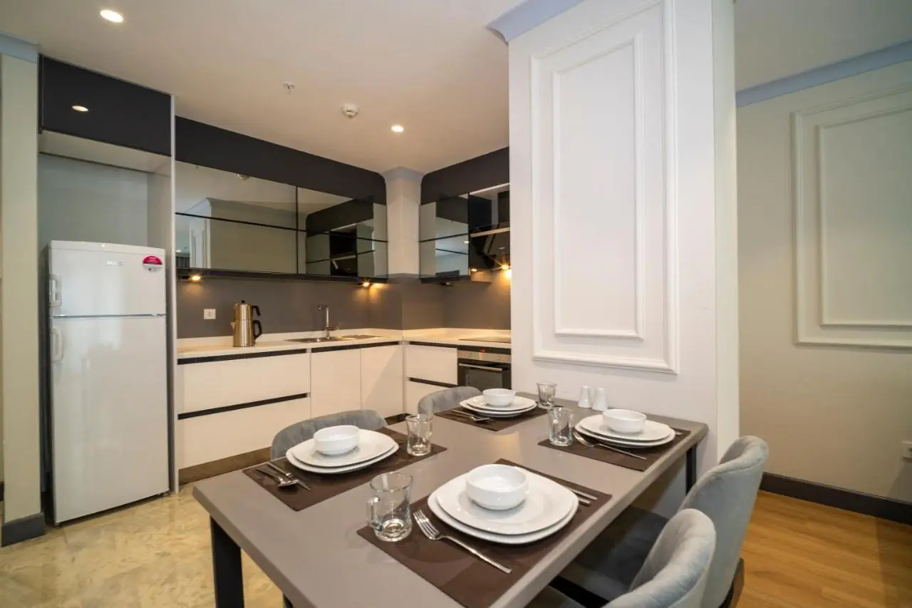 Rusel Park Residence