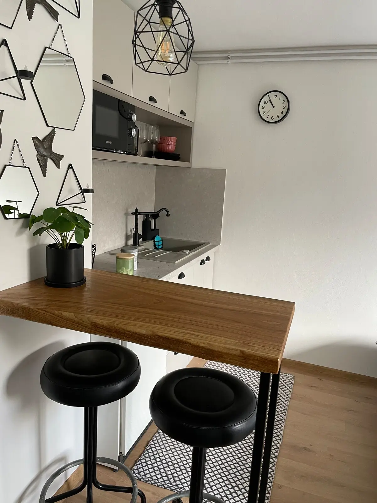 Olympic Silver Apt/ Free parking/ Garden/ Grill
