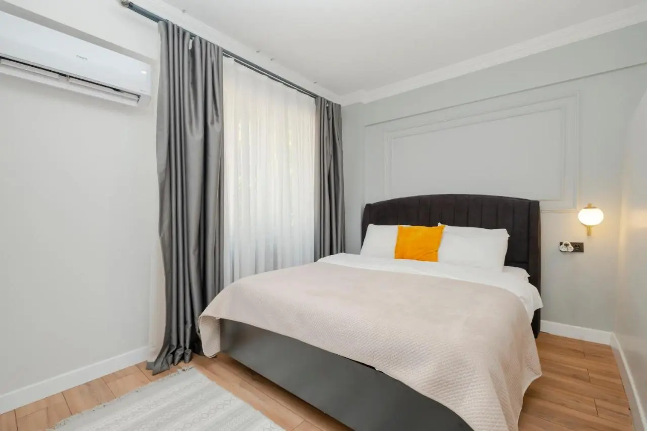 Spacious Sea View Family Suite in Managed Aparthotel with Balcony