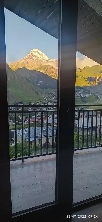 Kazbegi 4U