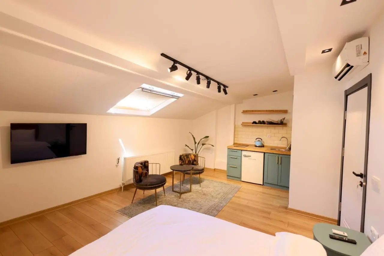 Evra Suites Hotel