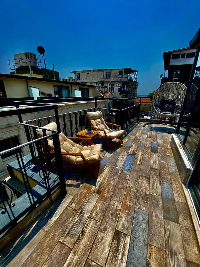 Golden Arrow Hotel