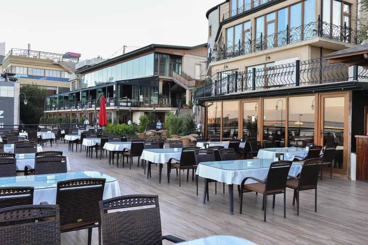 Riviera Hotel