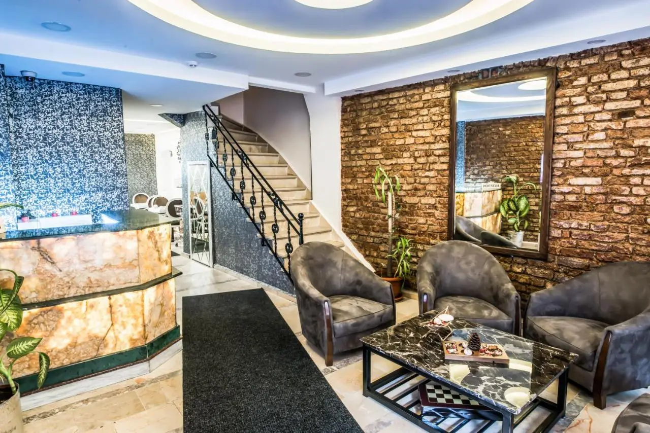 Lazz City Hotel