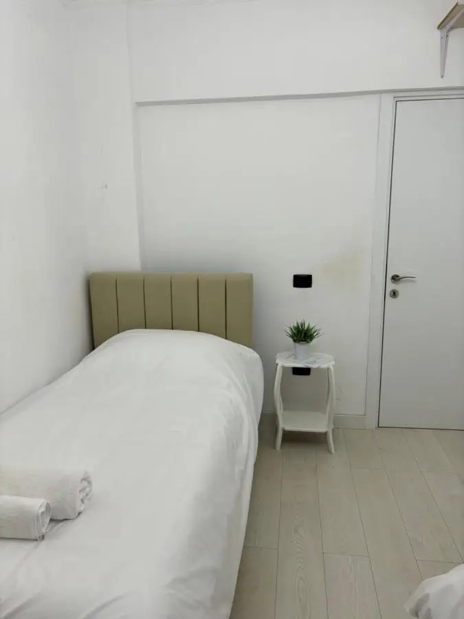 Center, Selvia White Apartment