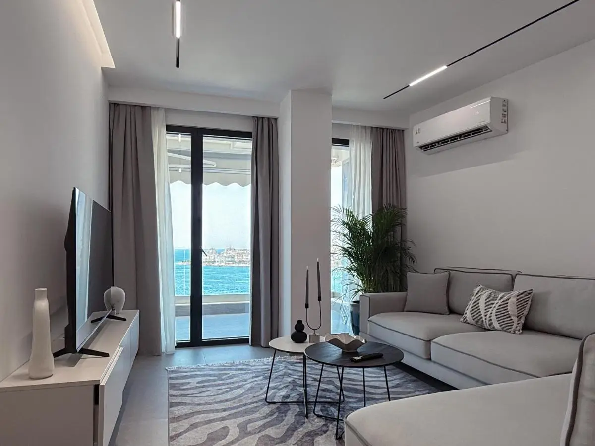 Sea Crest Apartments