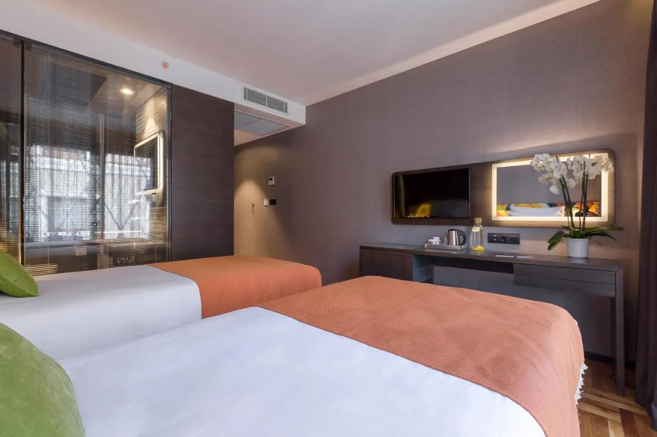 Lampa Design Hotel-Special Category