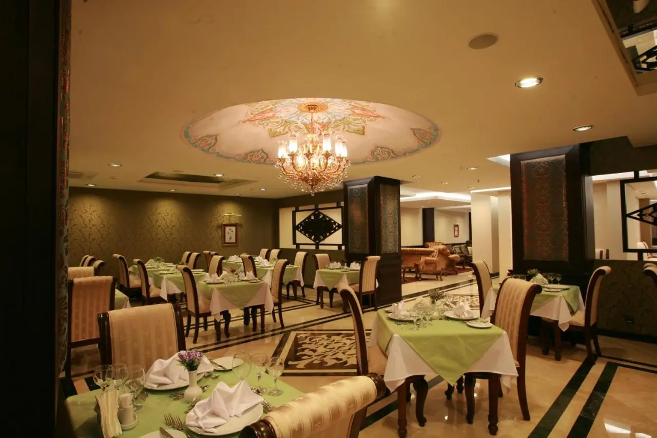 Maywood Hotel