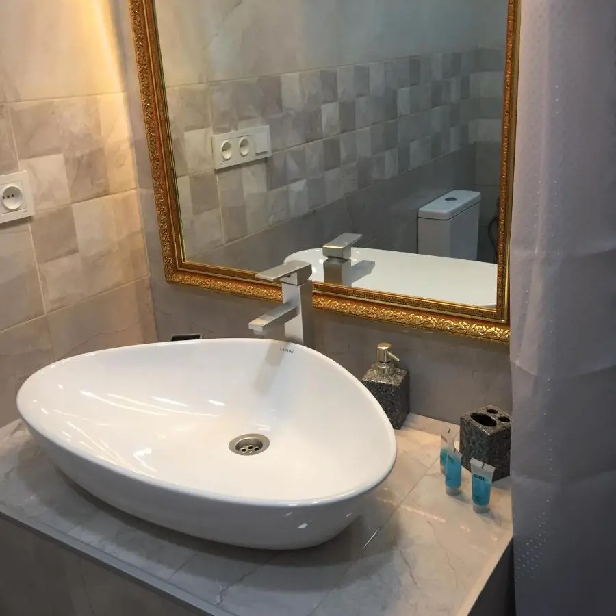 HOTEL COMFORT