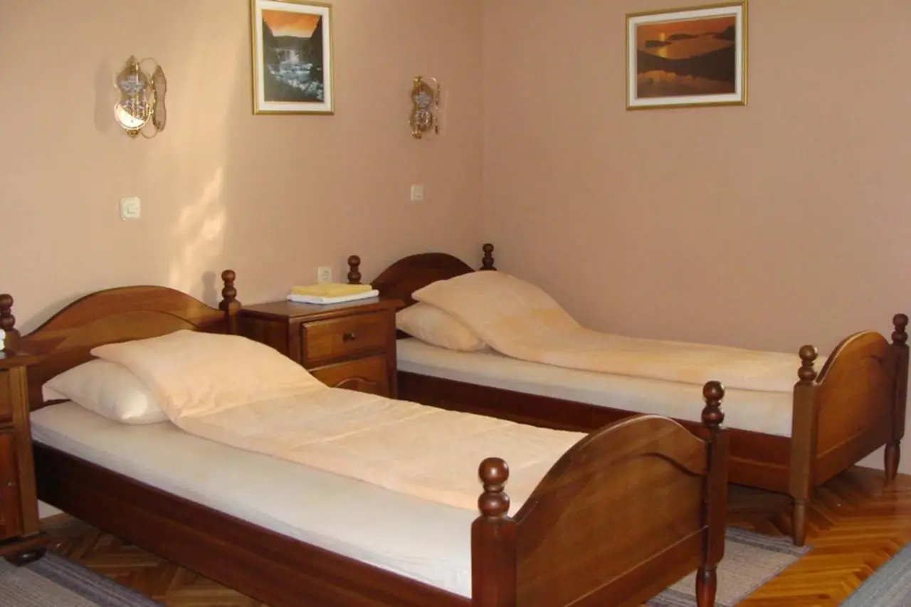 Saraj Guest House