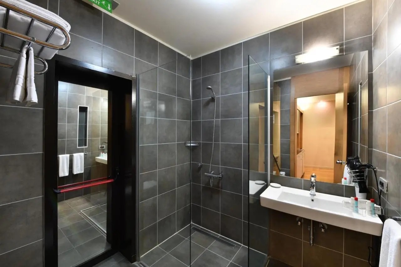 Ansen Hotel and Suites