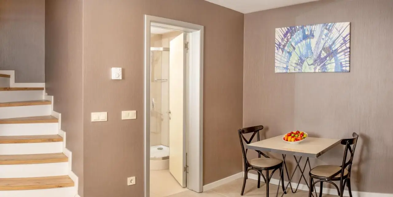 Elm Suite Hotel
