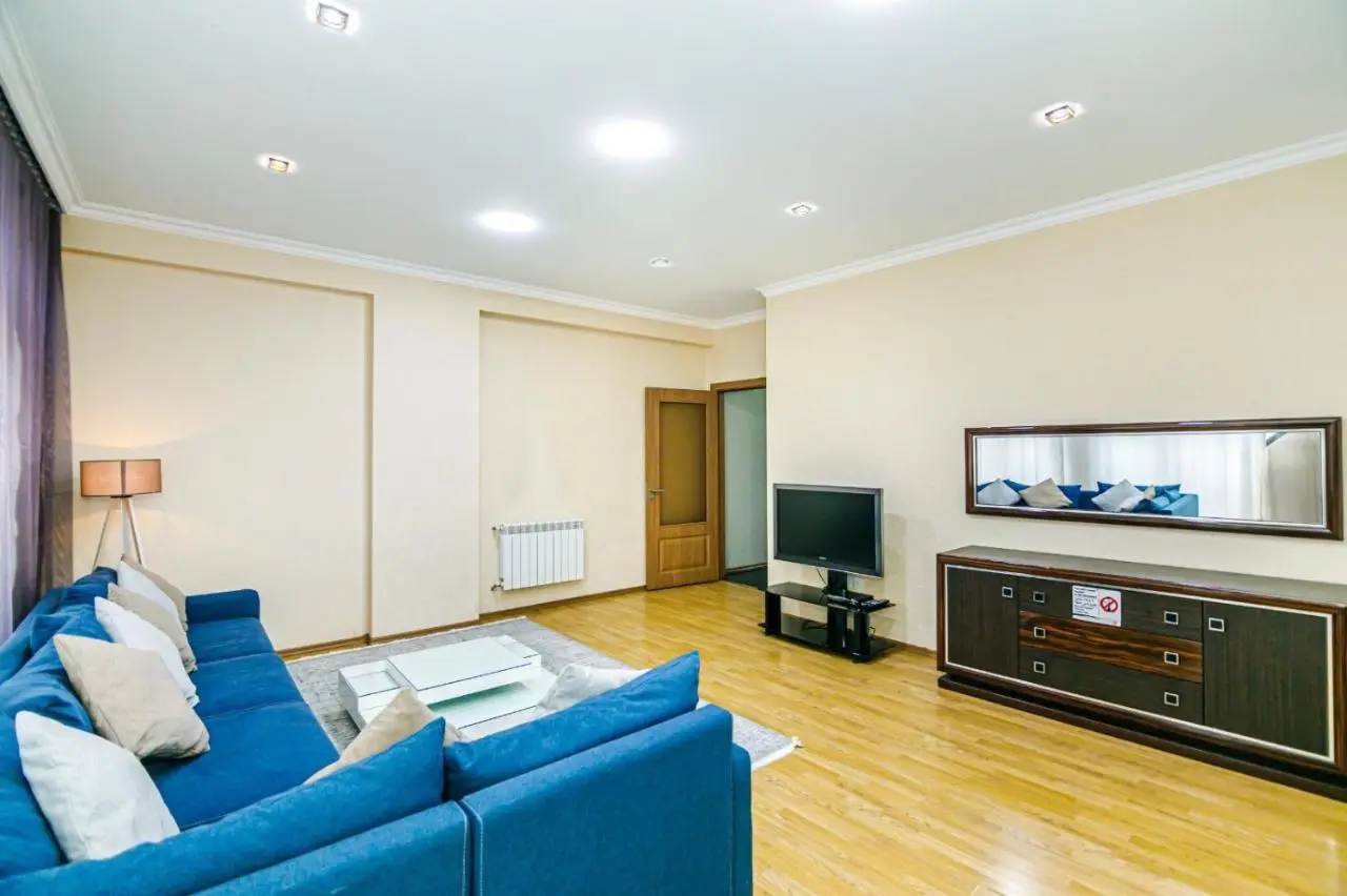 Apartment On Mc Donalds