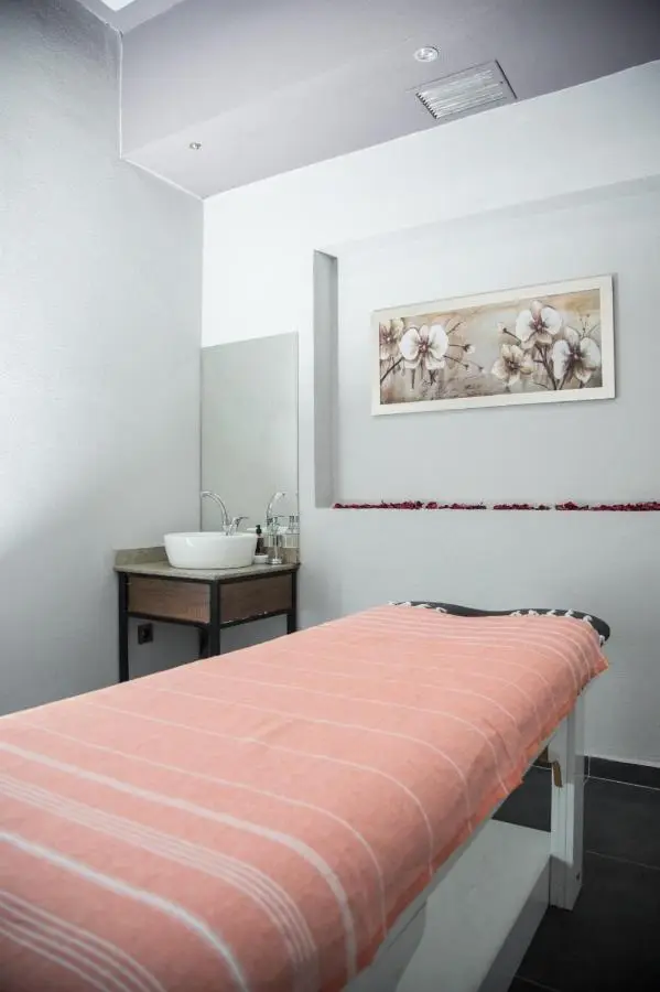 Mugwort Hotel & Spa