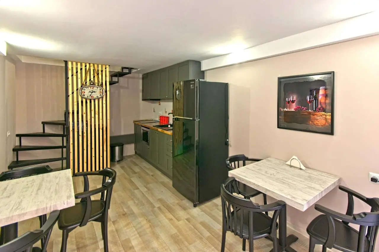 Sakhli at Chavchavadze ave 15