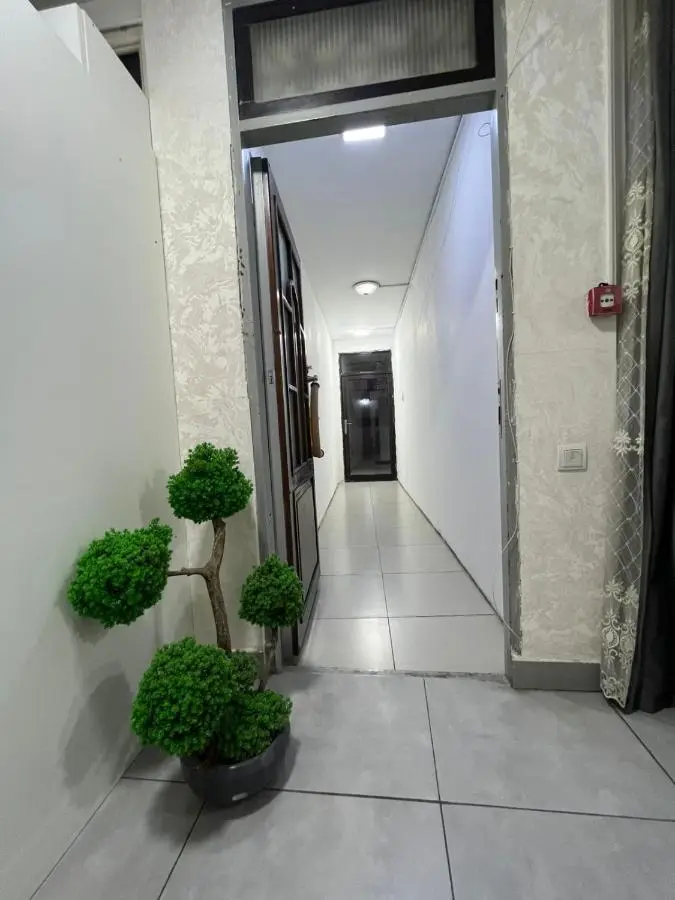 Pak Az Deluxe Hotel