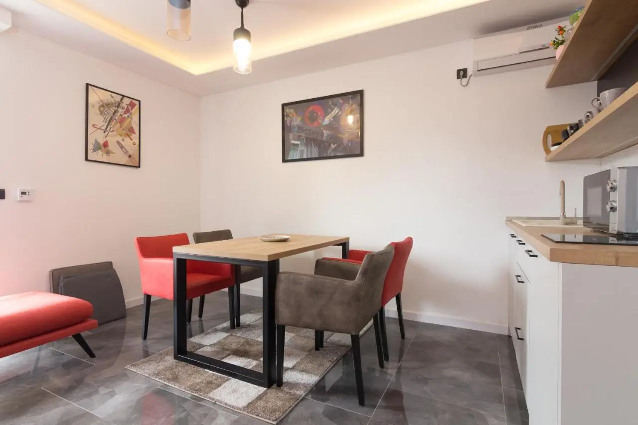 Deluxe Feliciano Apartments