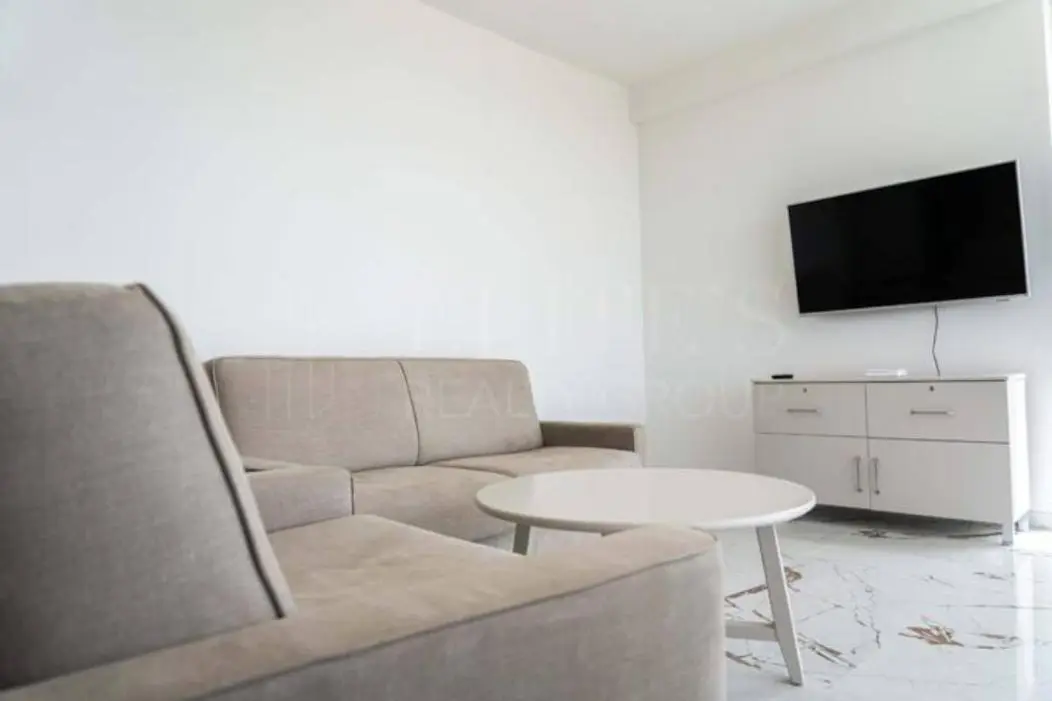 Beachfront Apartments- Horizon Residence