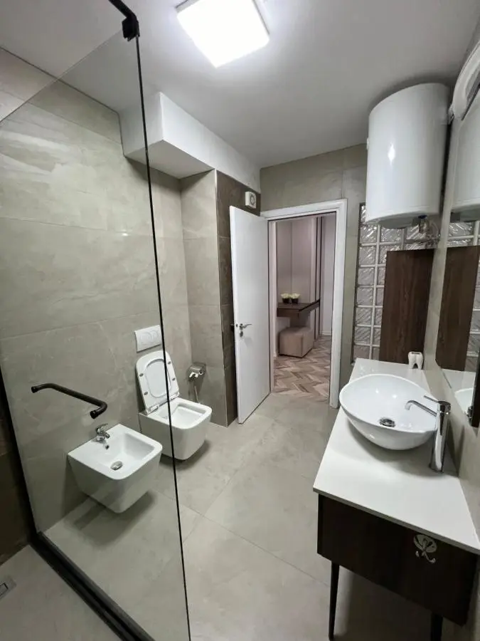 Modern 2BR Apartment ,Balcony,Central Shkoder