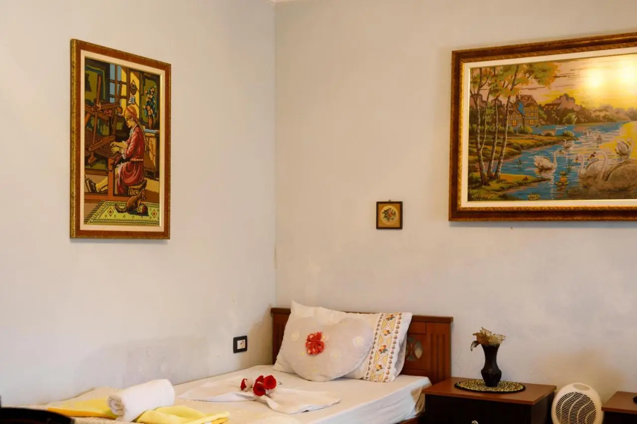 Leka GuestHouse