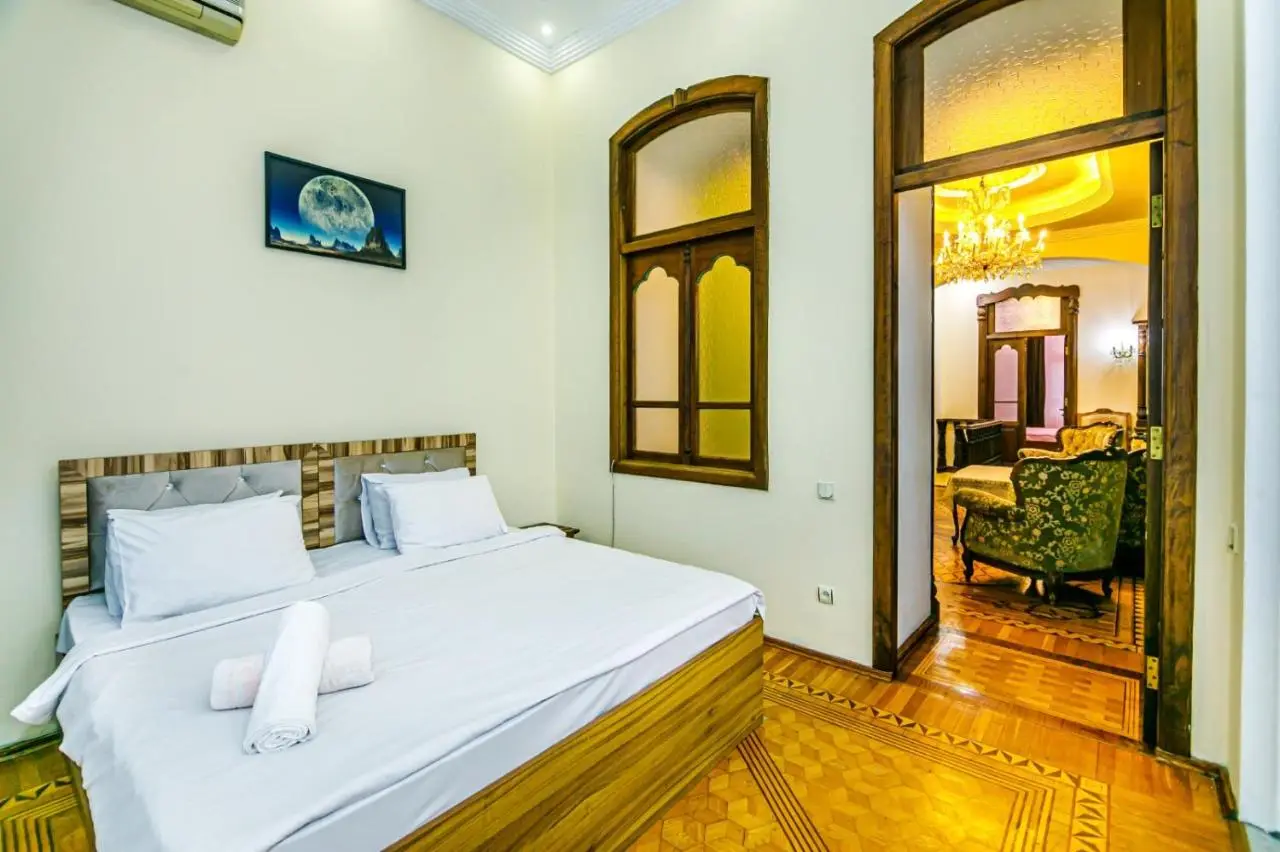 Targovu 4 Room Malakan Garden
