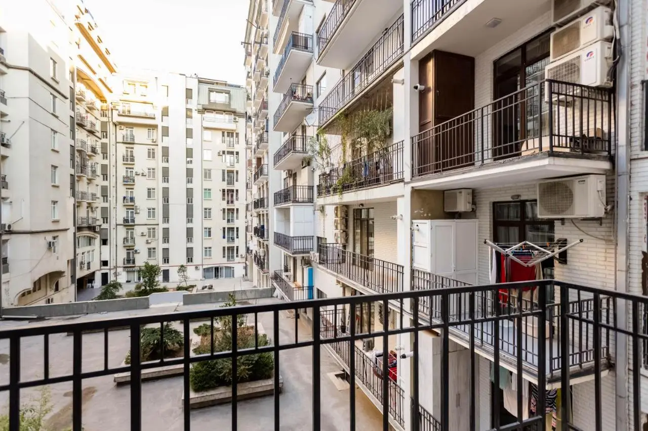 2 Bedroom Deluxe Apartment In The City Center