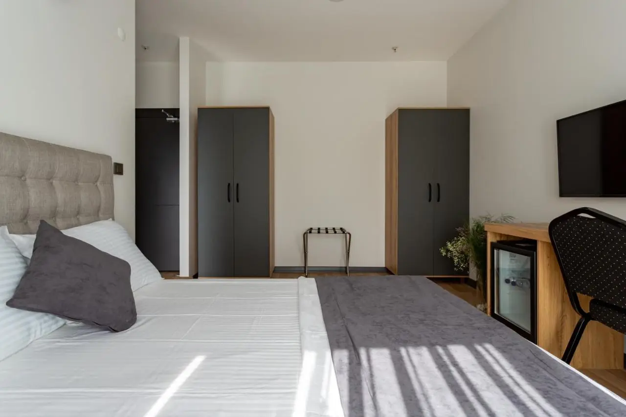 Atm Suit Otel
