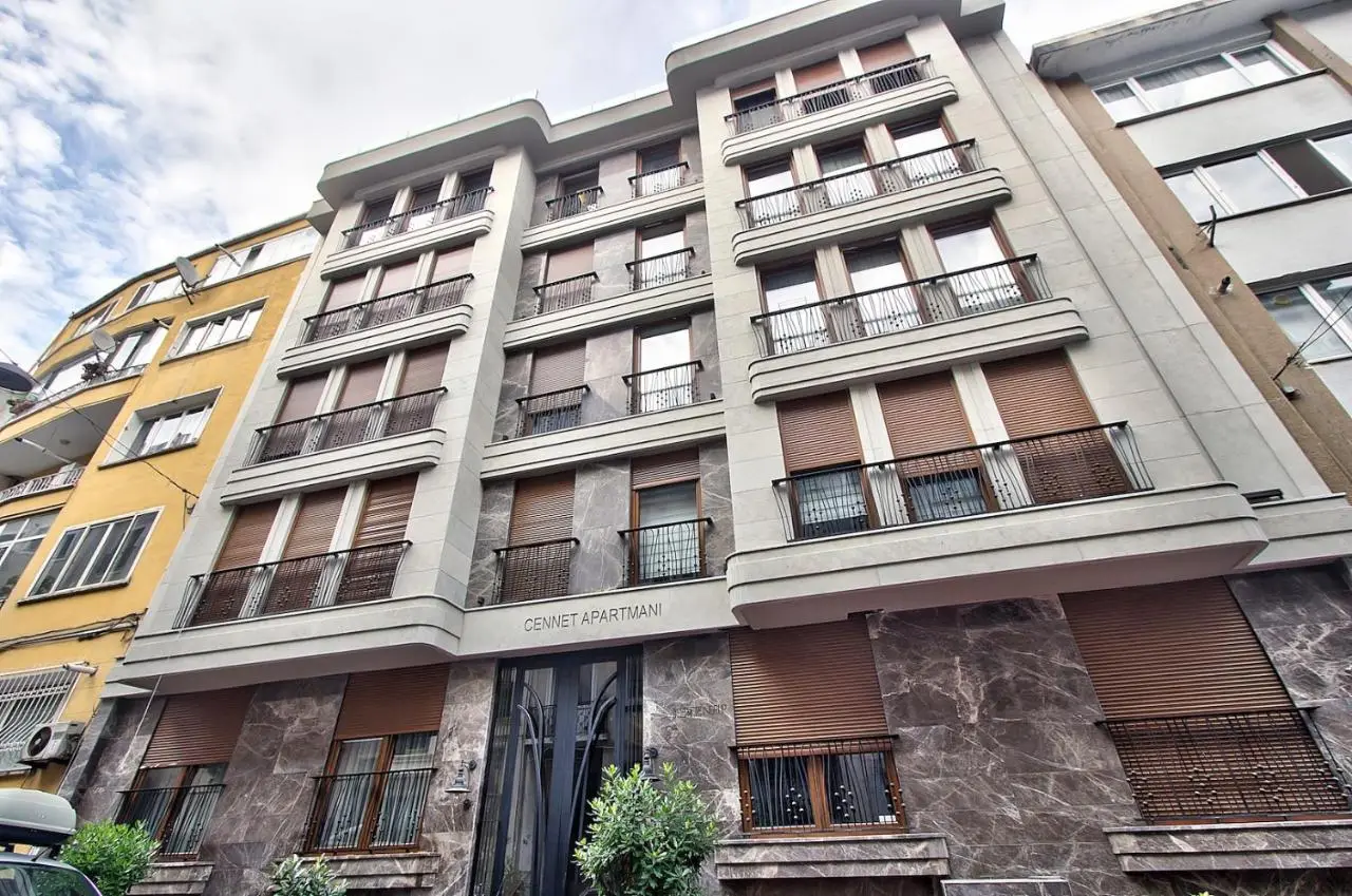 New Build with Modern Amenities and Balcony