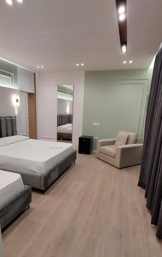 HOTEL KRISTAL