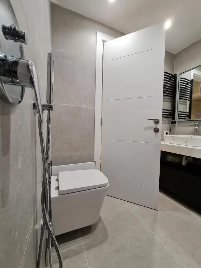Adore - Modern Apartment