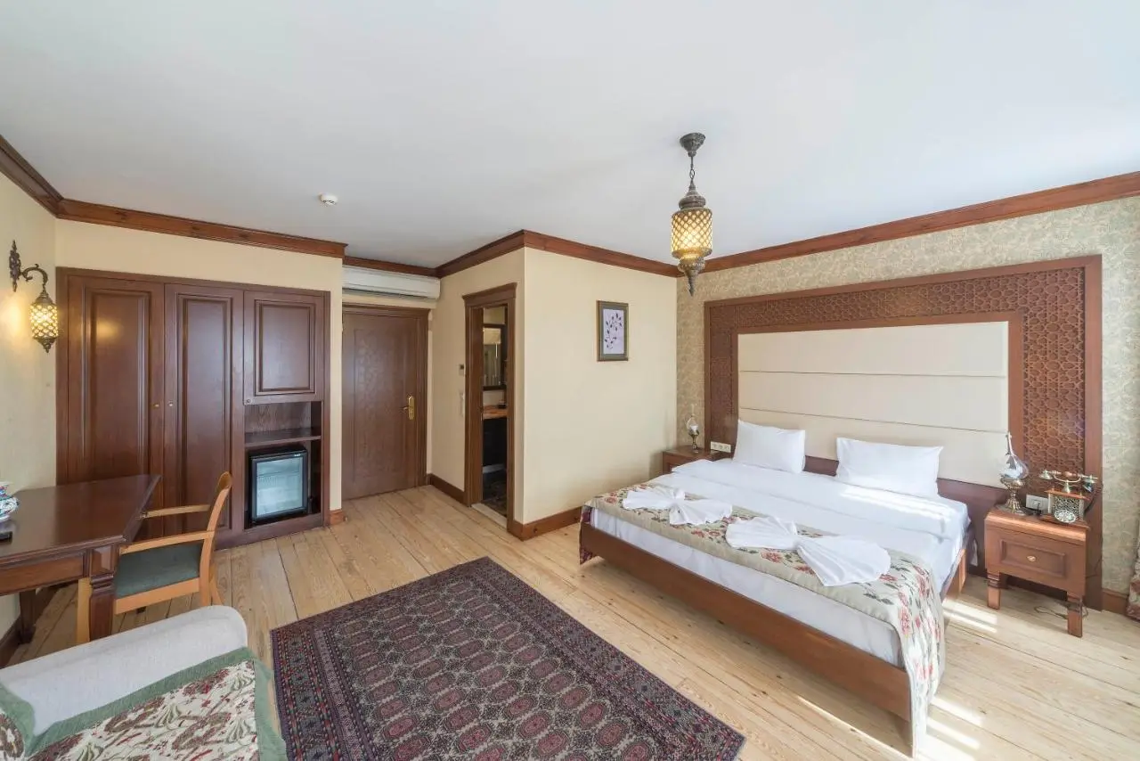 Lalinn Hotel