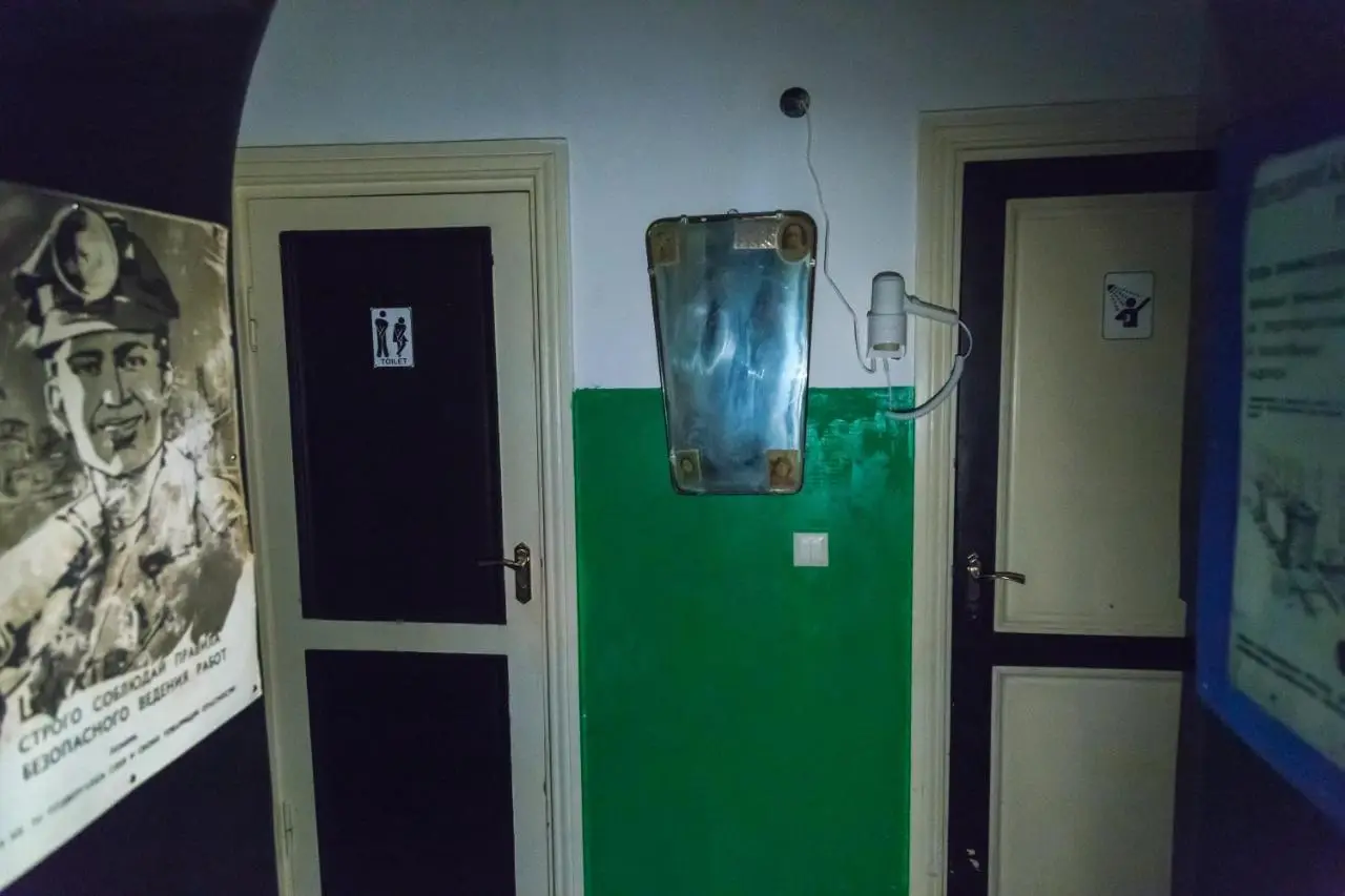 ALCATRAZ JAIL-HOSTEL